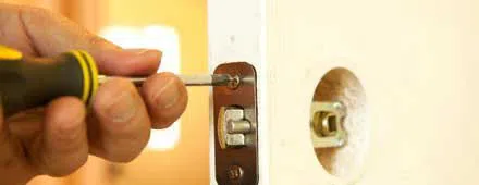 Affordable Locksmith Services Orlando, FL 407-964-3216 - 24-hour-lock-key-01